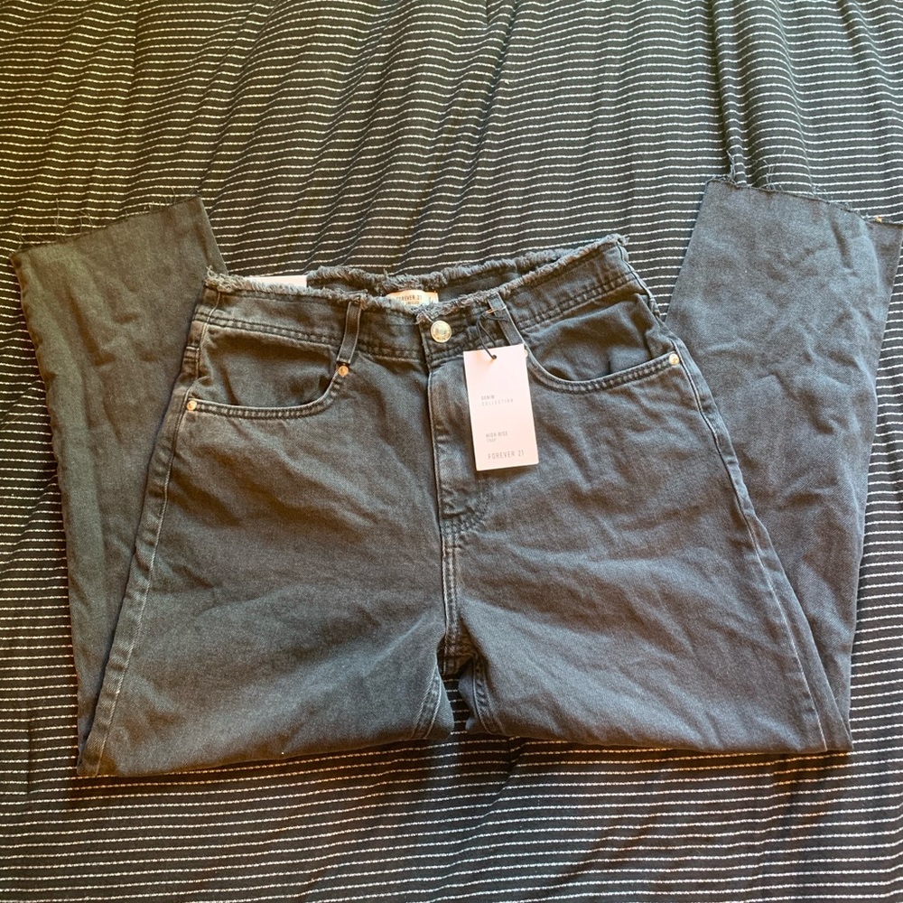 Forever 21 Black Mom Jeans Cropped